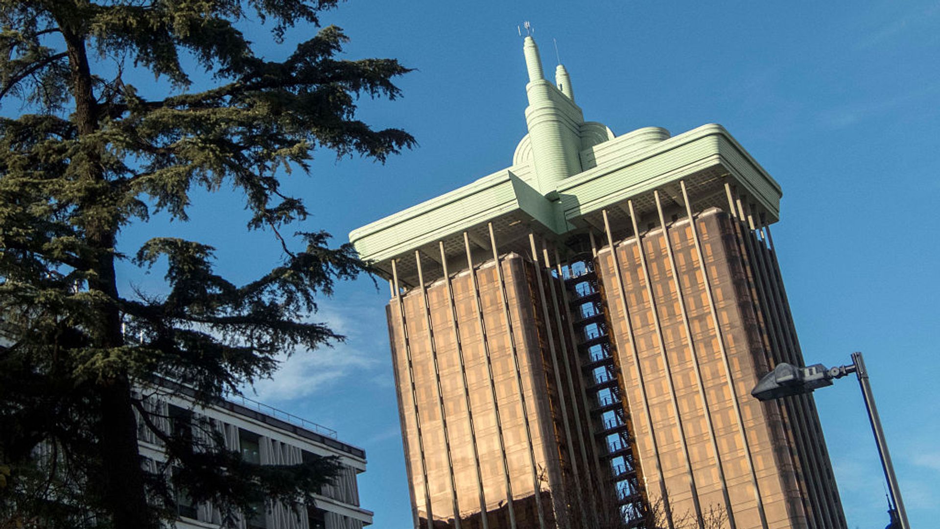 La sorprendente historia de las Torres Colón, un símbolo de Madrid que se construyó empezando por el tejado