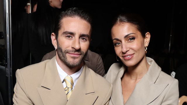 Hiba Abouk y Pelayo Díaz asiste al desfile de Alta Costura Primavera-Verano 2025 de Giambattista Valli como parte de la Semana de la Moda de París el 27 de enero de 2025 en París, Francia.