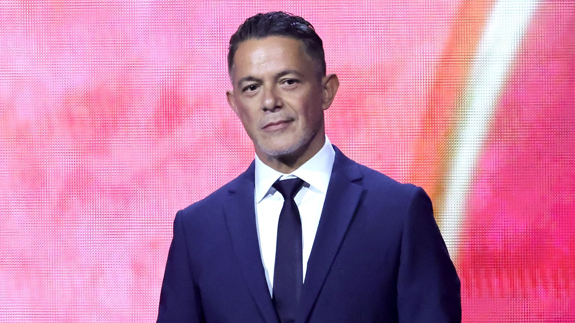 El aplaudido gesto de Alejandro Sanz en pleno concierto con una trabajadora del auditorio