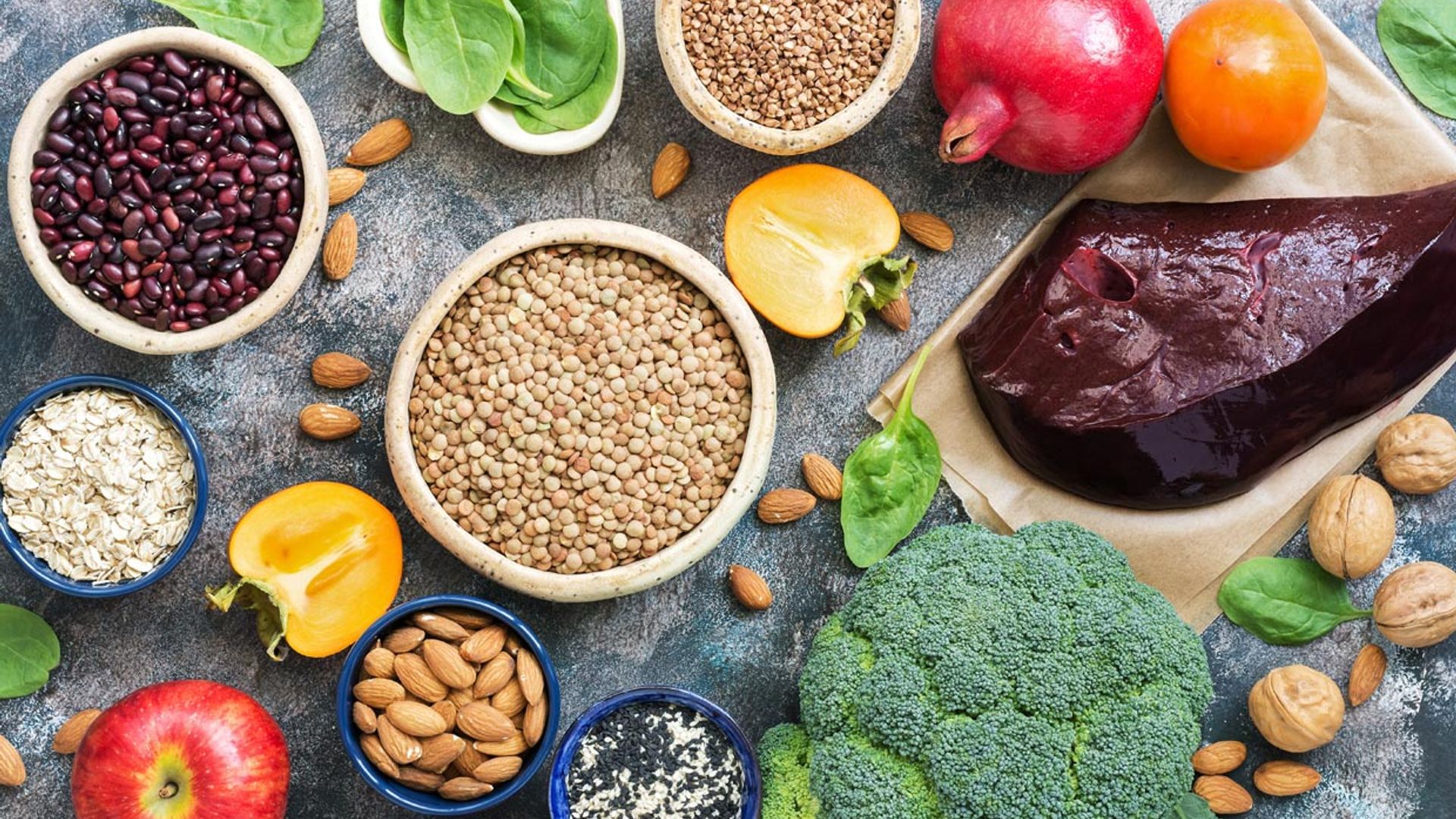 Los alimentos que no pueden faltar en tu dieta si tienes anemia