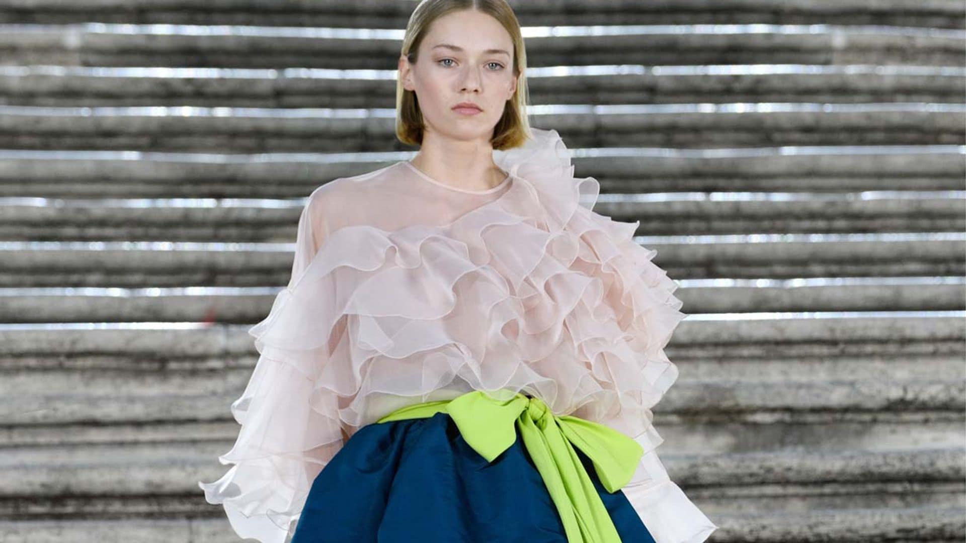 Ricos volúmenes y mucho color: lo nuevo de Valentino conquista Roma