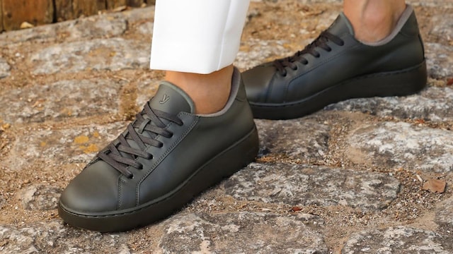 zapatillas verdes cuero yuccs
