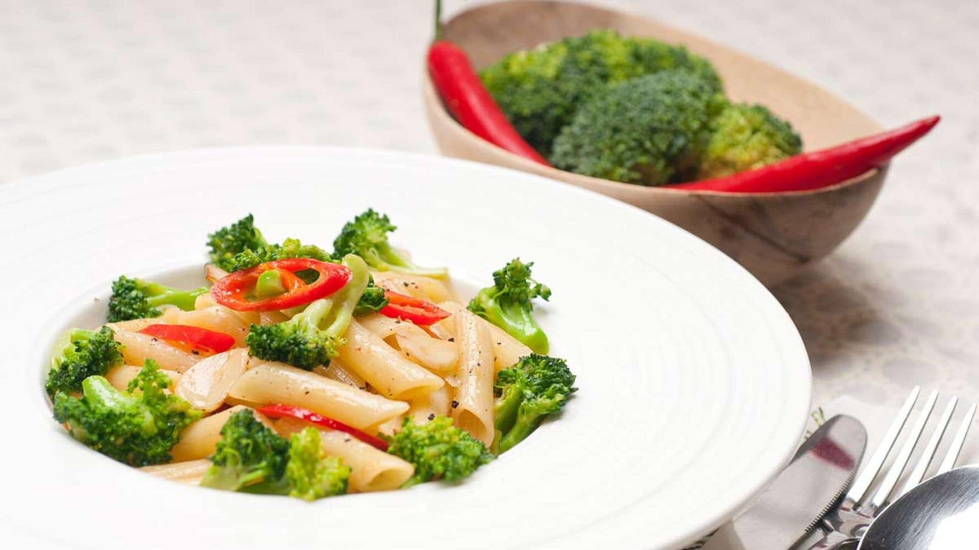 'Penne rigate' con brócoli y chile