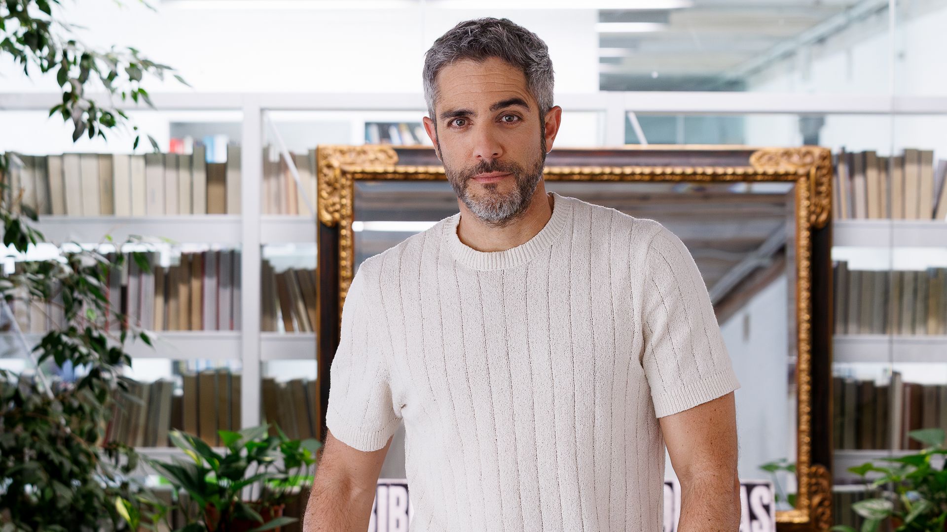 El presentador Roberto Leal lanza 