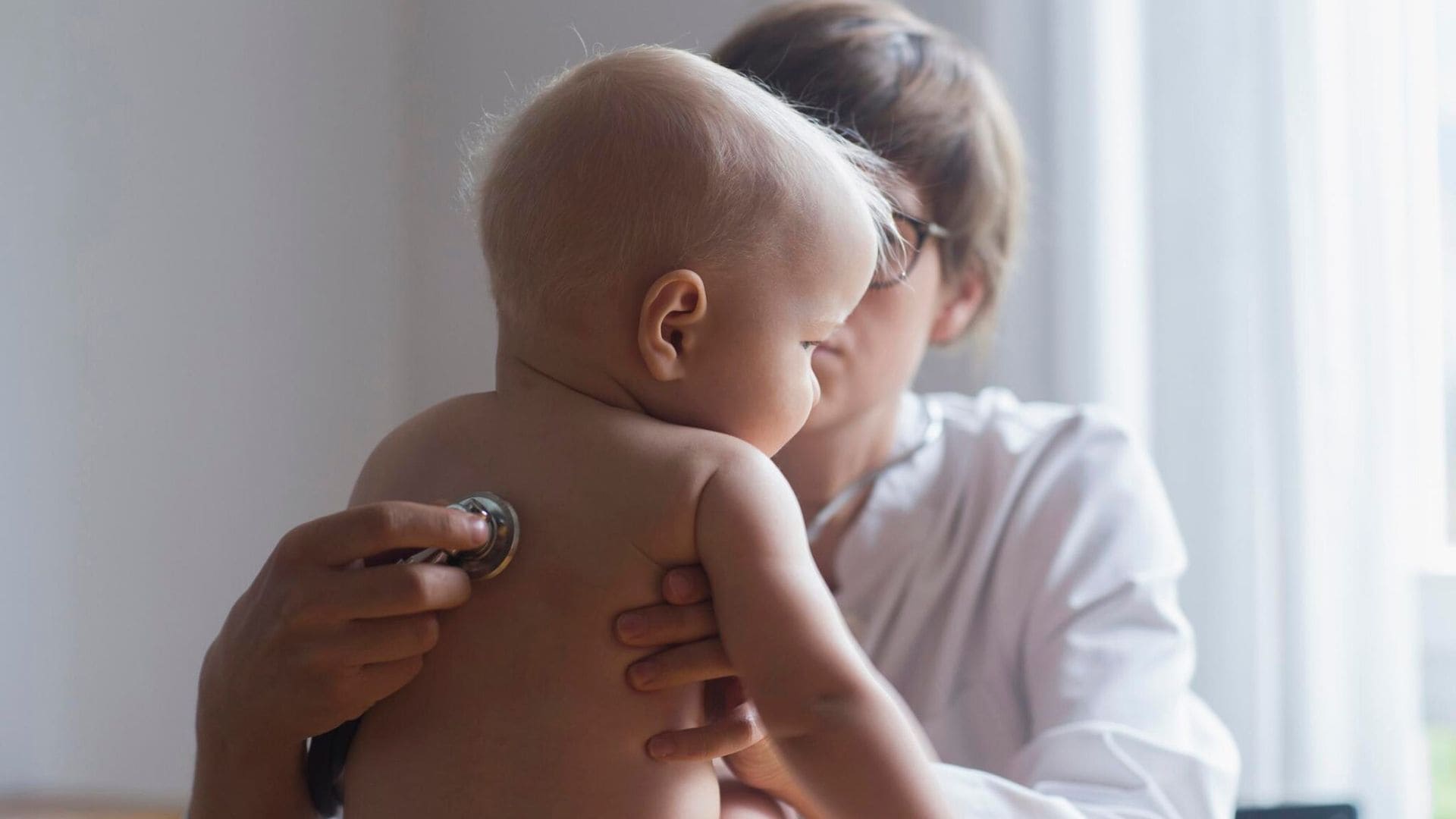 La medida que solicitan los pediatras frente a los nuevos brotes de tosferina