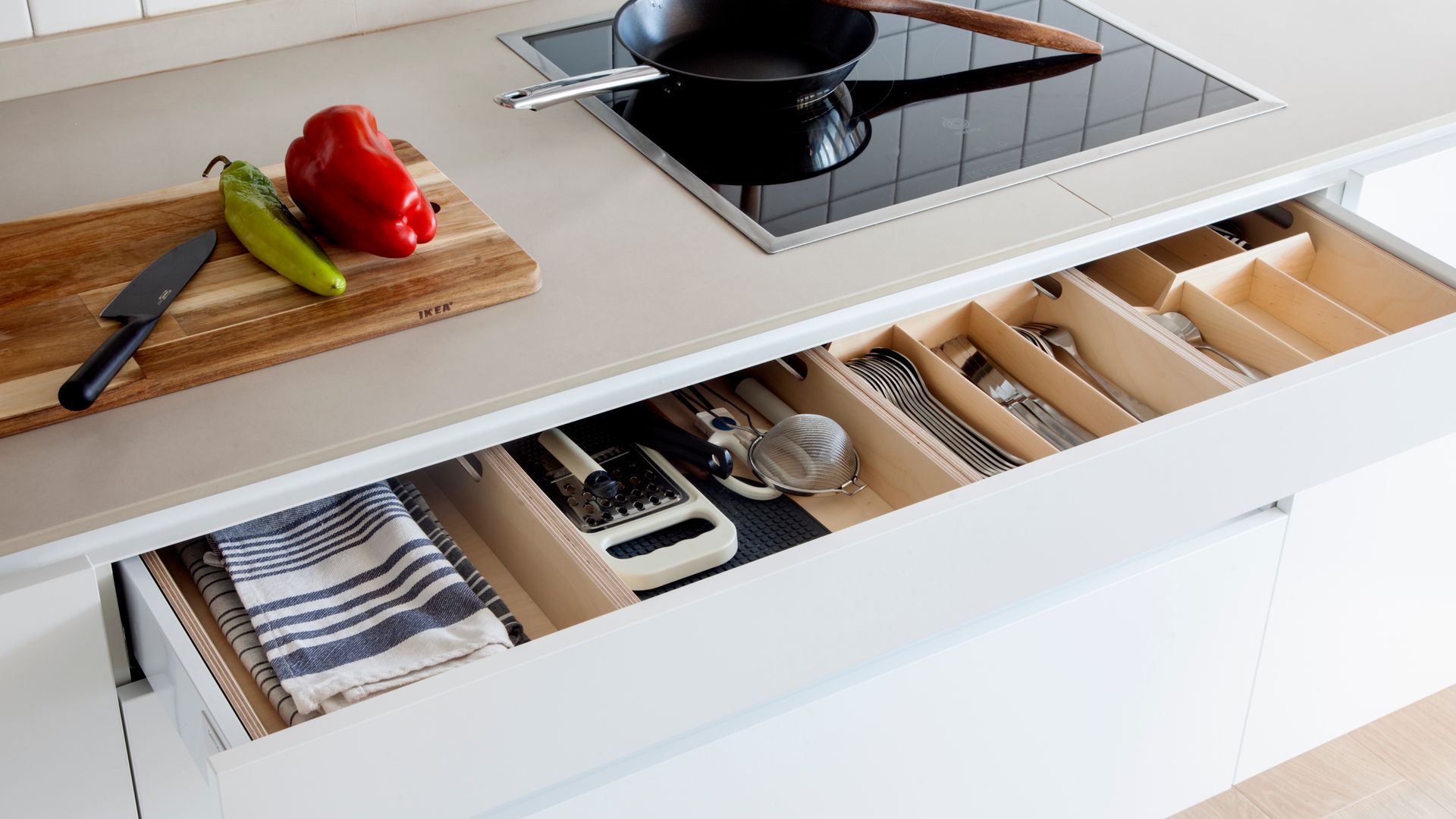 Orden interior cajón de cocina