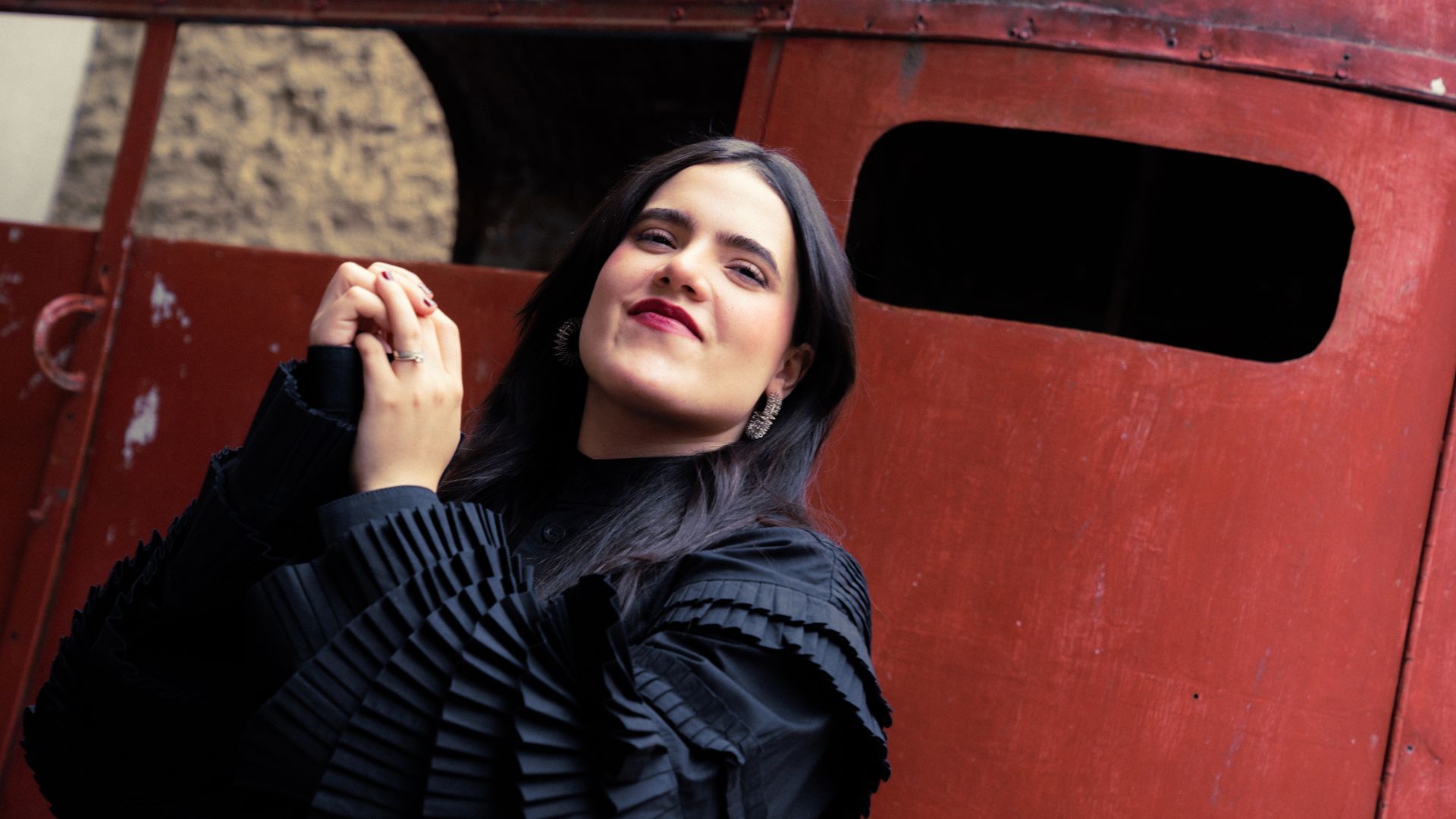 Camila Fernández estrena 'No Manches', y Peso Pluma se une a Tito Double P en 'Dinastía Deluxe'