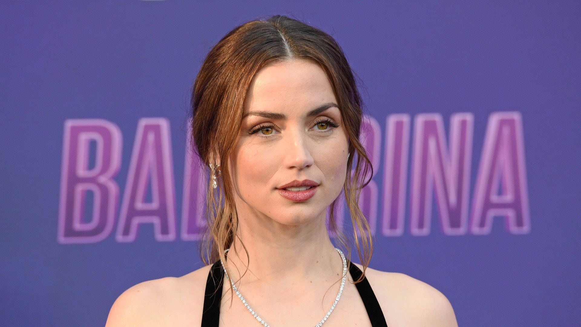Ana de Armas se viste de chica Bond en su última aparición en Berlín