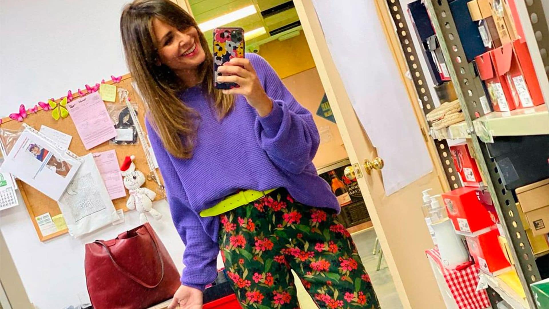 El look 'imposible' de Nuria Roca con sus nuevos pantalones de flores