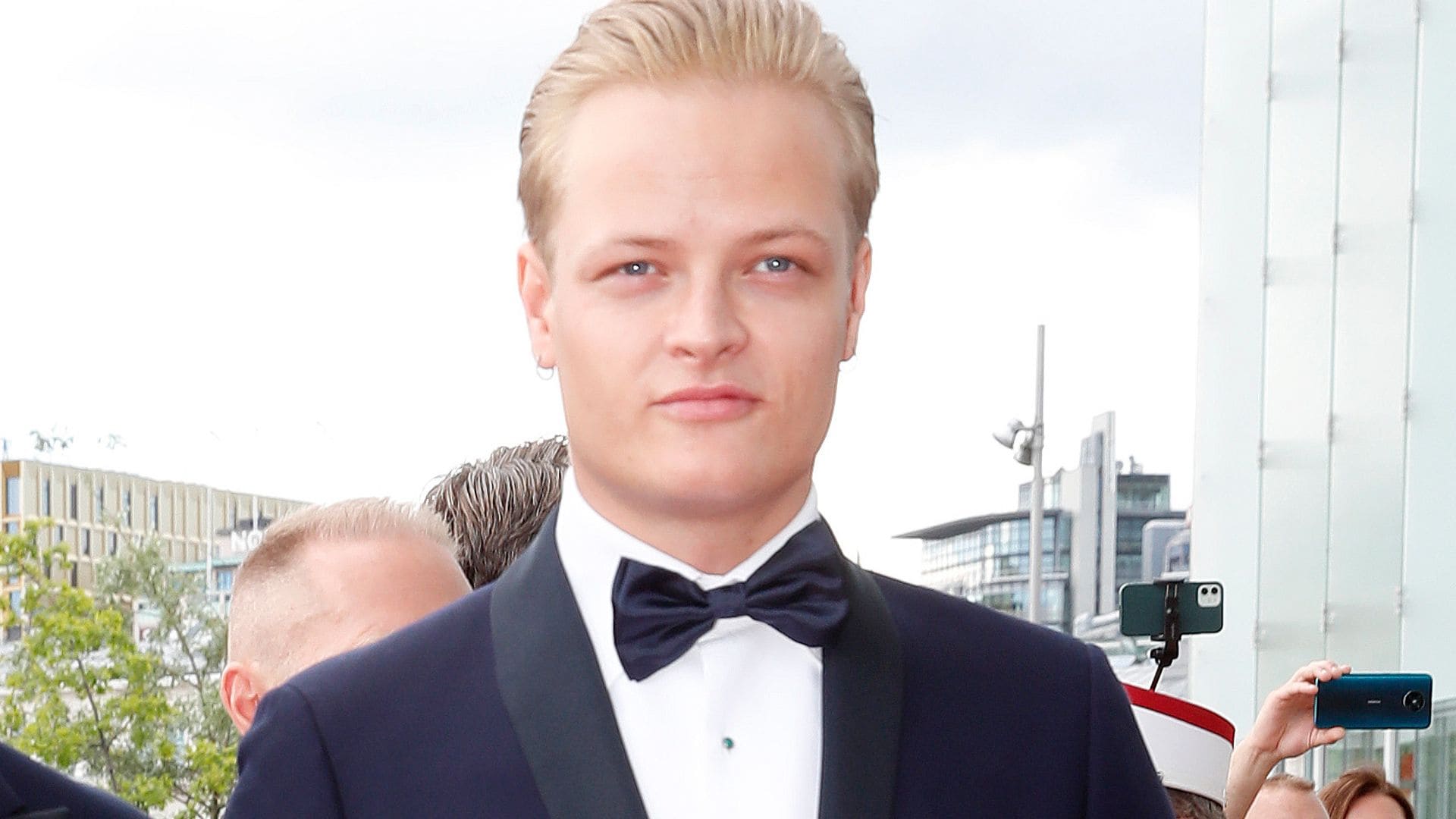 Sverre Magnus y Marius en el 18 cumpleaños de Ingrid de Noruega