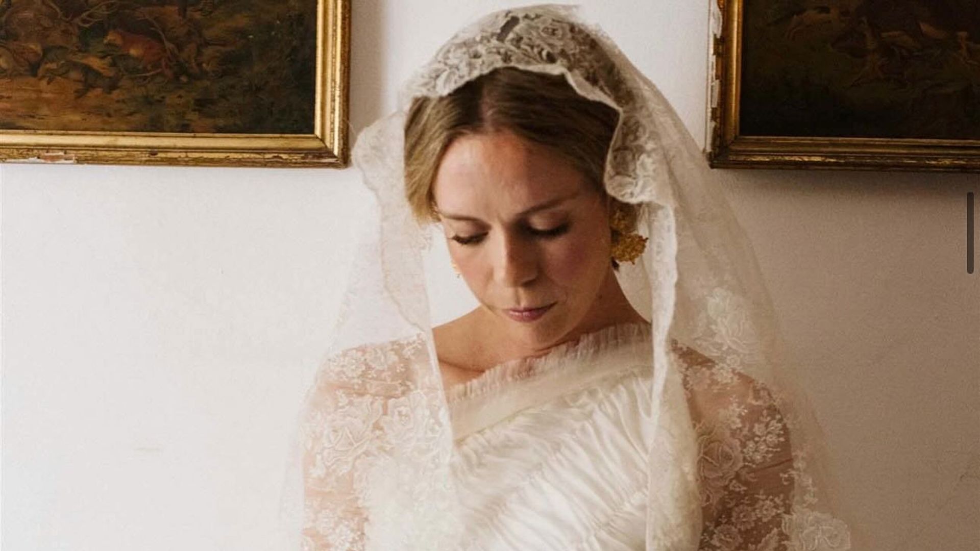 Claves para conservar tu mantilla tras la boda si eres la novia o la madrina: "Al regresar a casa nunca la guardes directamente"