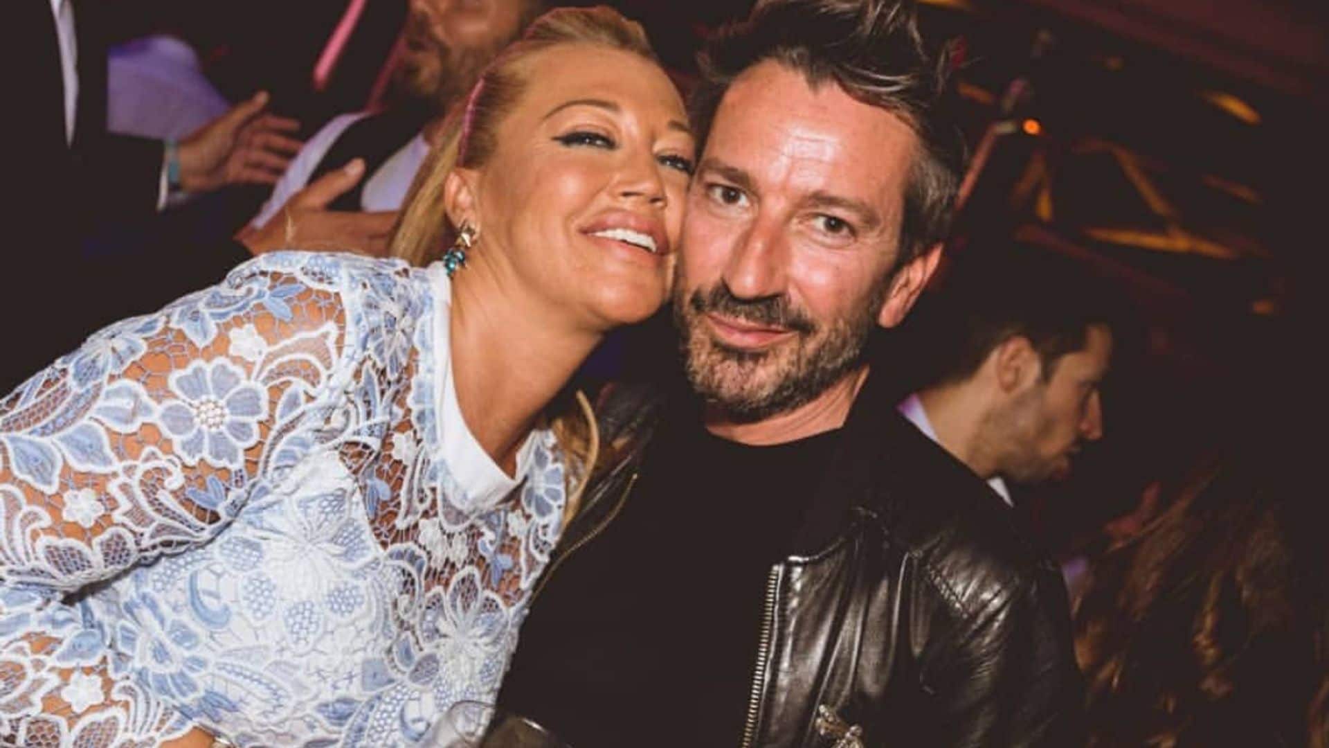 Terelu Campos, Belén Esteban y Carlota Corredera celebran con David Valldeperas su 50 cumpleaños