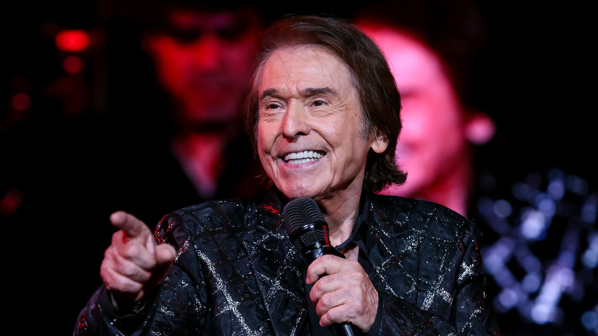¿Cuándo saldrá el cantante Raphael del hospital? Esto se sabe