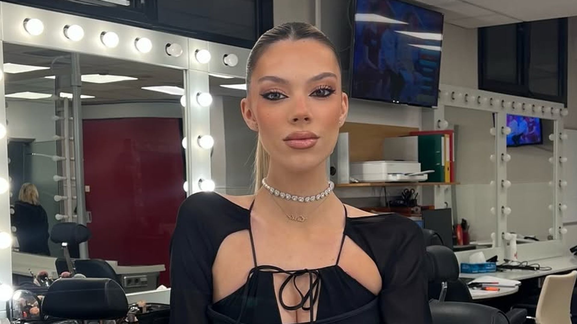 Alejandra Rubio responde a los 'haters' que le acusan de no haber escrito su libro: "Os dejo la prueba gráfica"