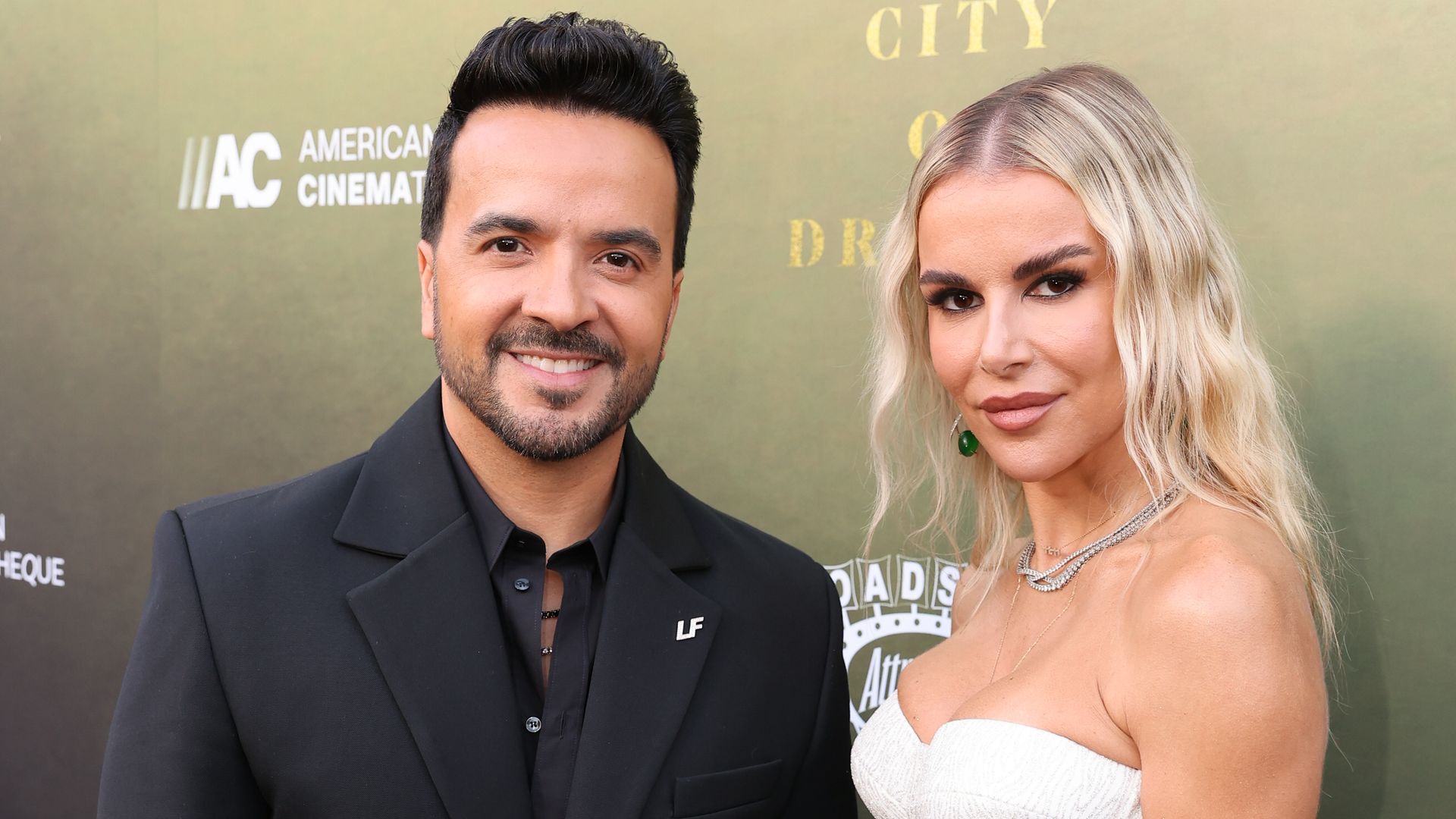 Luis Fonsi y Agueda López en cita doble con Daniela Ospina y Gabriel Coronel en el Gran Pemio de Miami