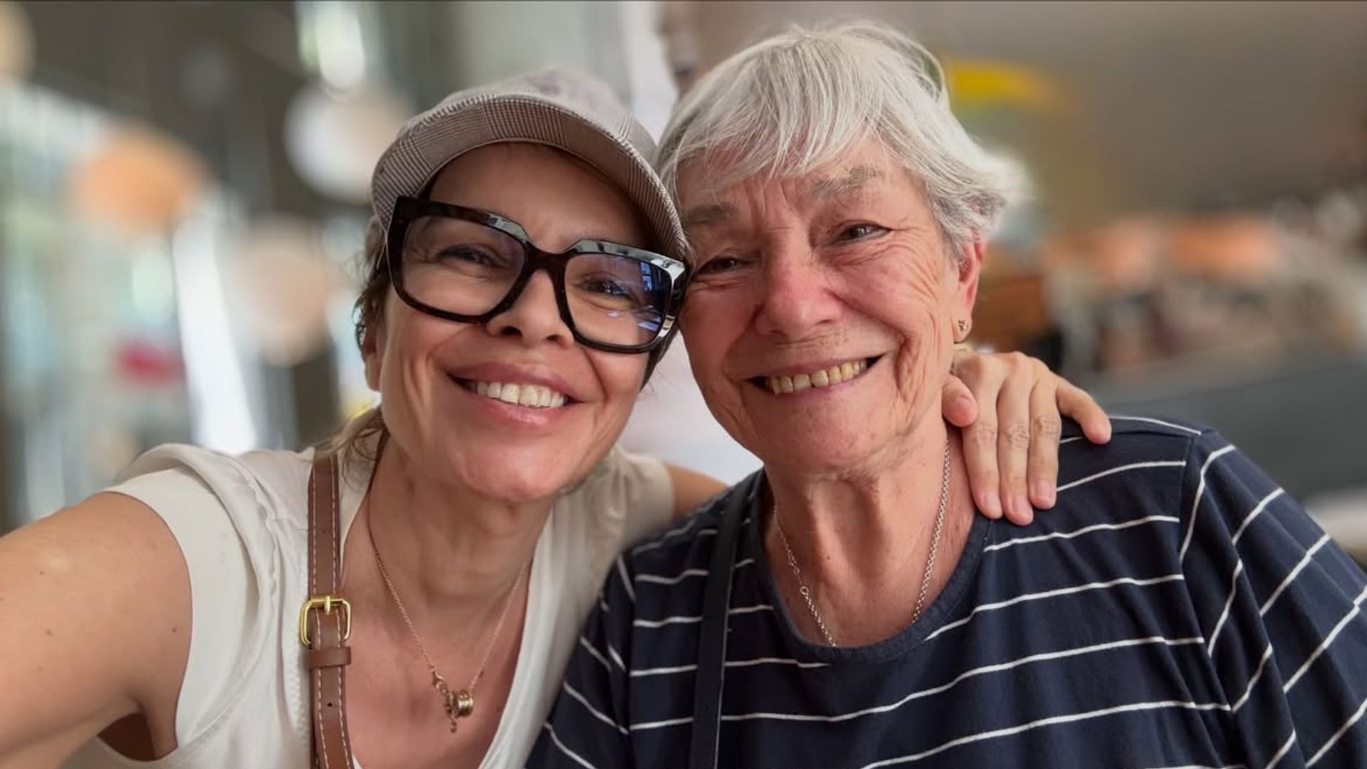 La sonrisa de Carme Chaparro junto a su madre