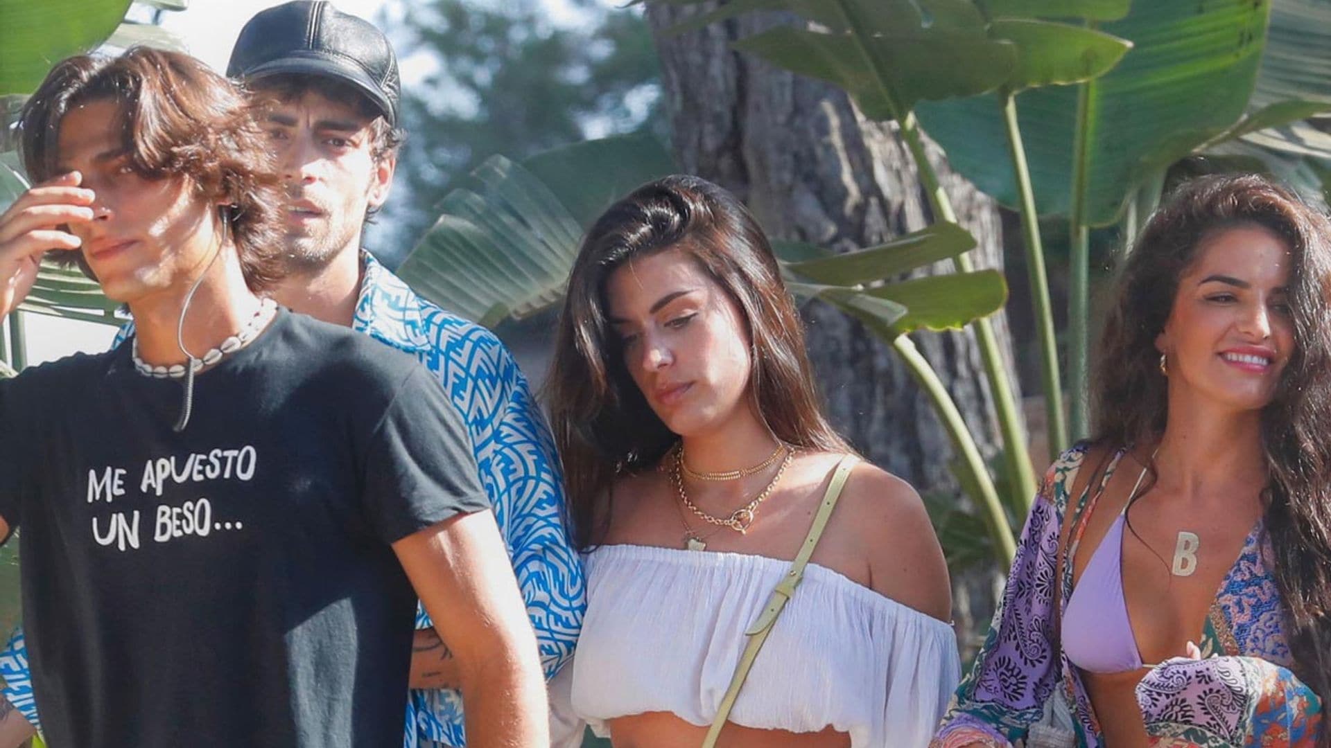 Visiblemente más seria y en plena crisis de su matrimonio, Dulceida se refugia en Ibiza entre amigos