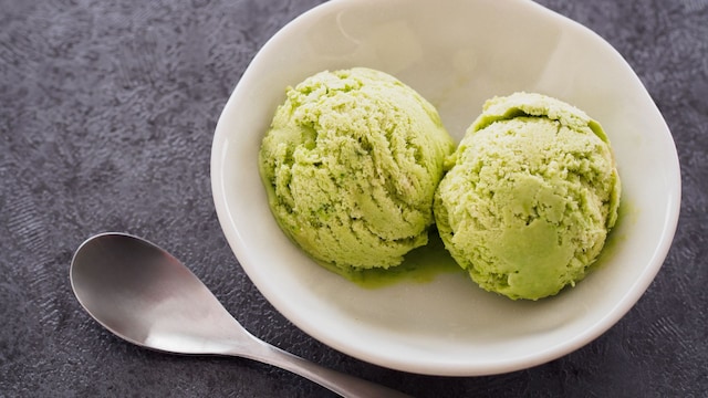 Helado de té verde y leche de coco