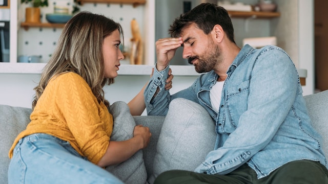 pareja discutiendo