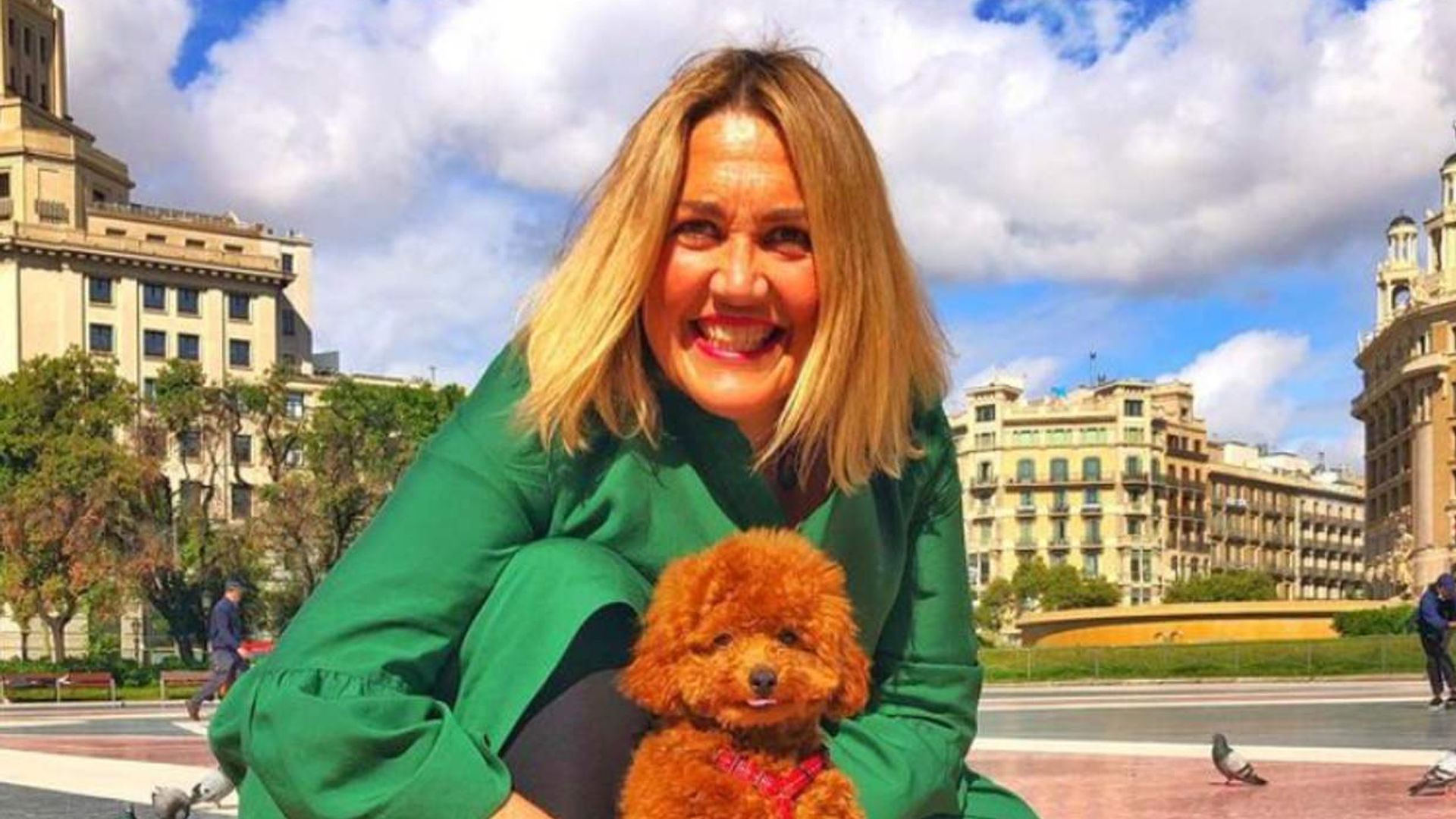 La reportera Mayka Navarro revela en directo que le ha tocado la lotería de Navidad