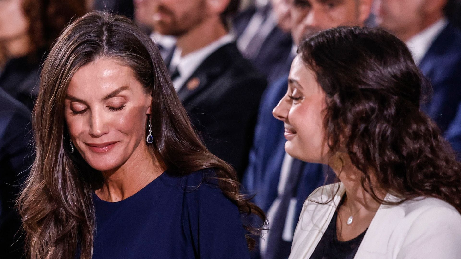 Don Felipe y doña Letizia presiden el homenaje más emotivo a las víctimas 