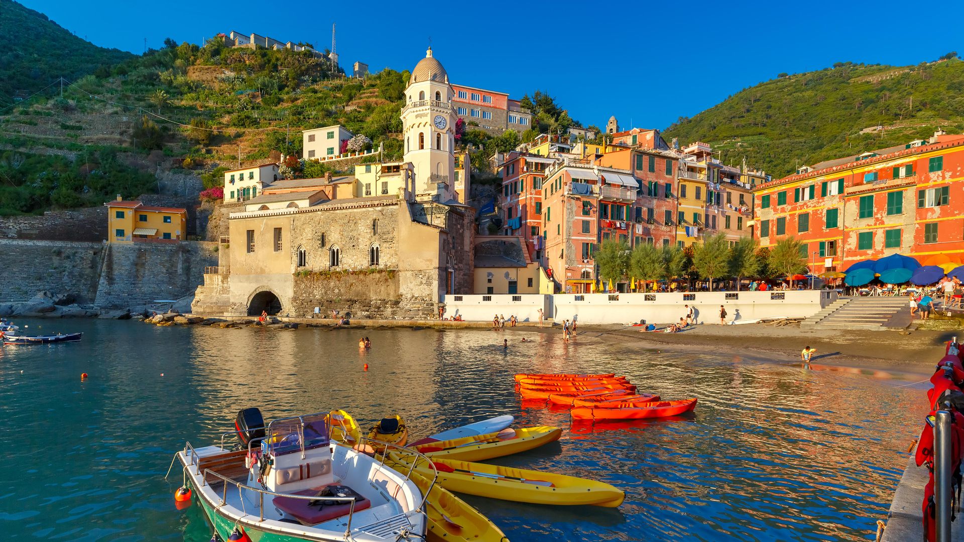 Vernazza, uno de los pueblos más bonitos de Cinque Terre, Liguria, Italia