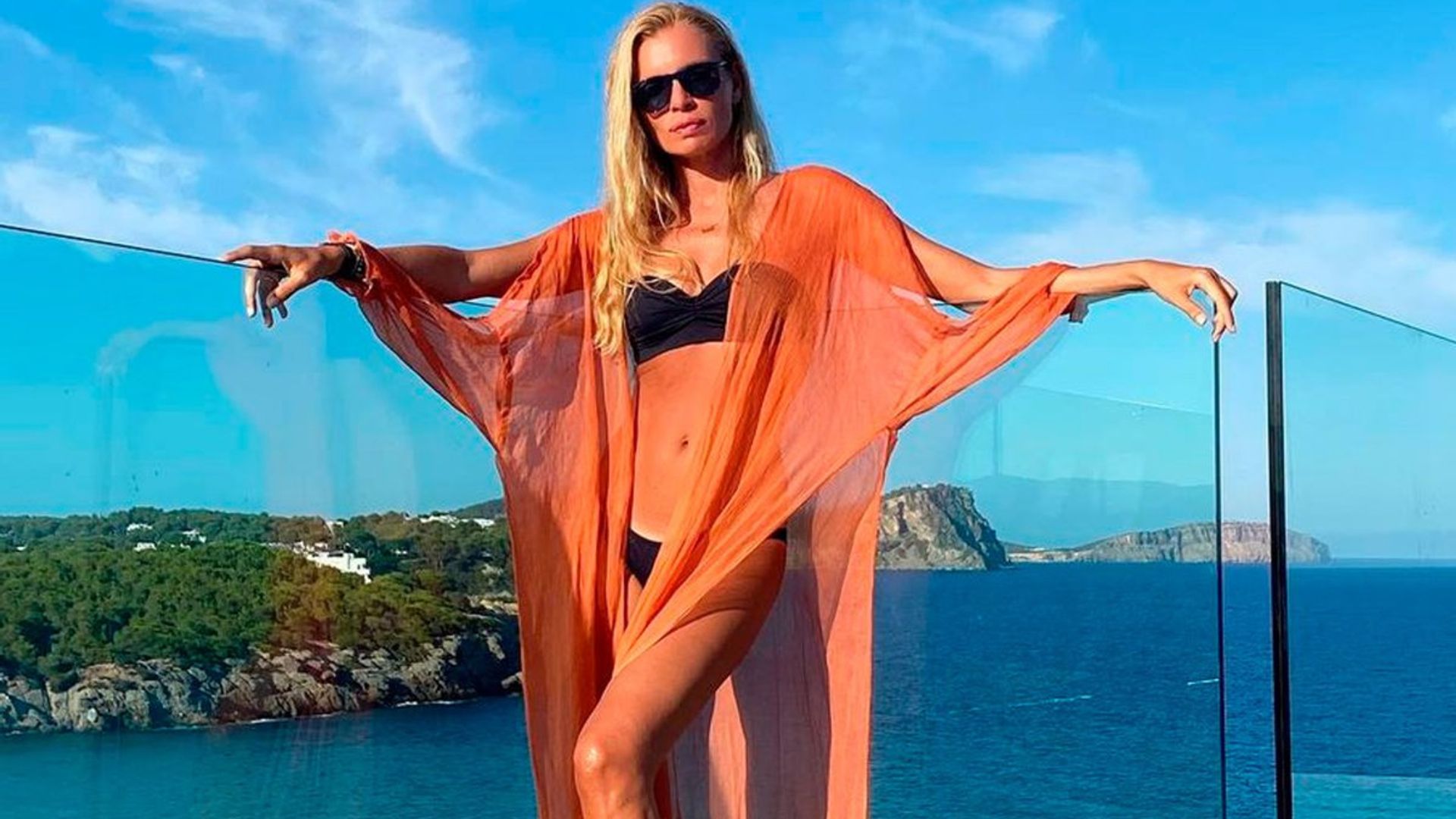 Esther Cañadas, cuerpazo a los 44 años y regreso inminente a la moda
