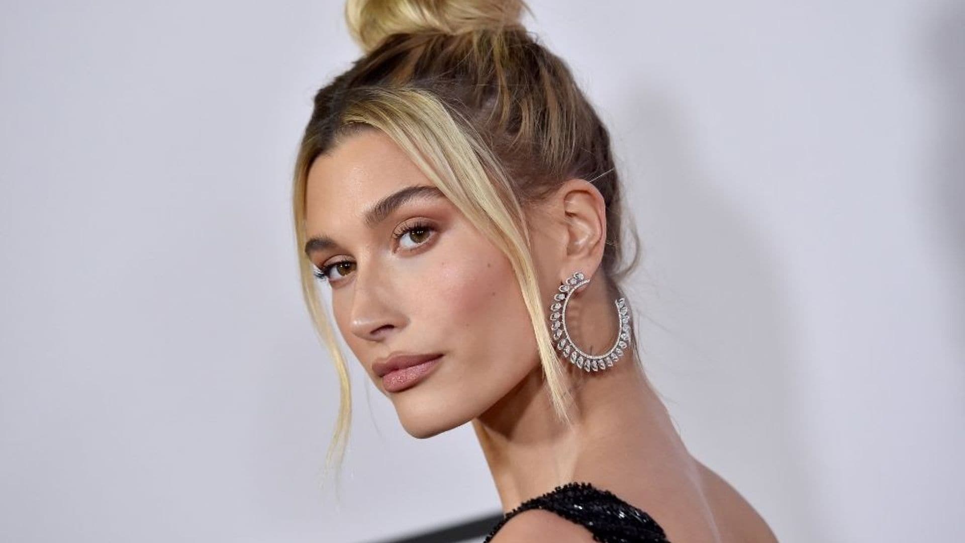 El secreto de Hailey Baldwin para hidratar la piel de noche y levantarse siempre con buena cara