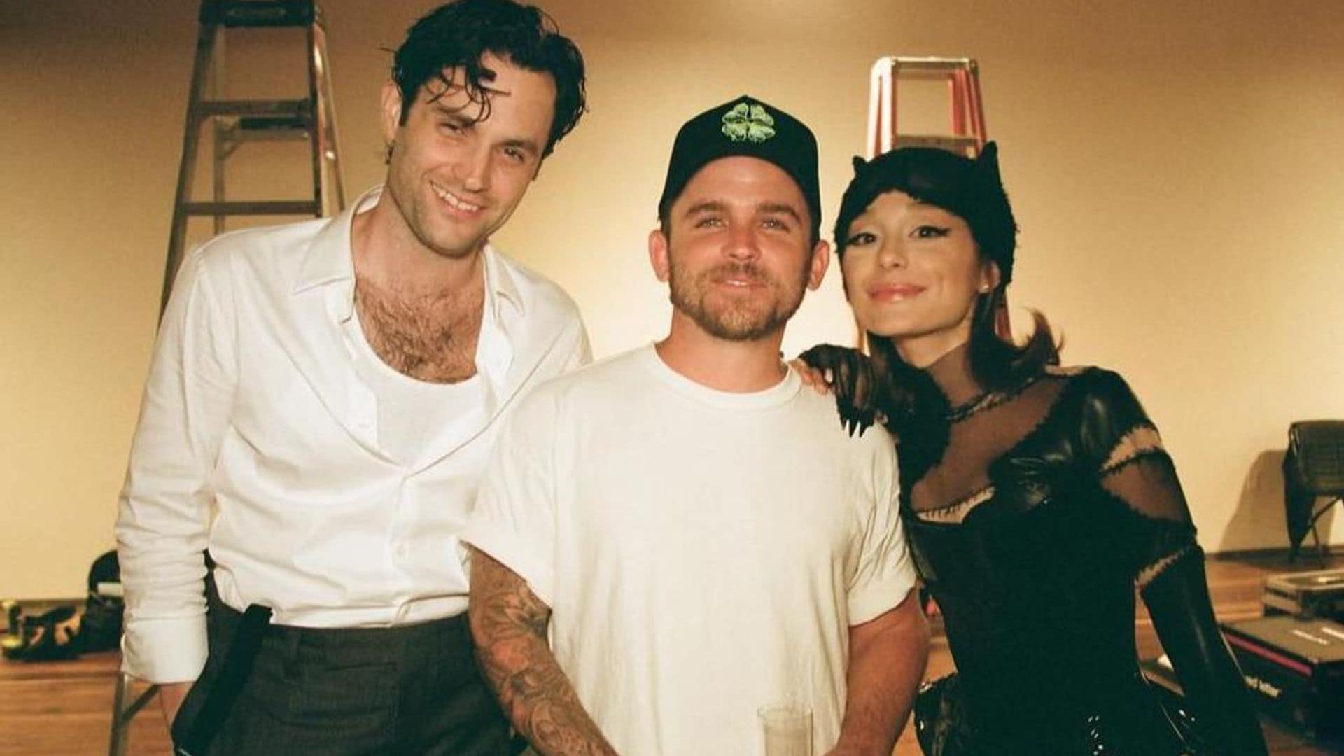 Ariana Grande presume nuevo ‘look’ en su nuevo video
