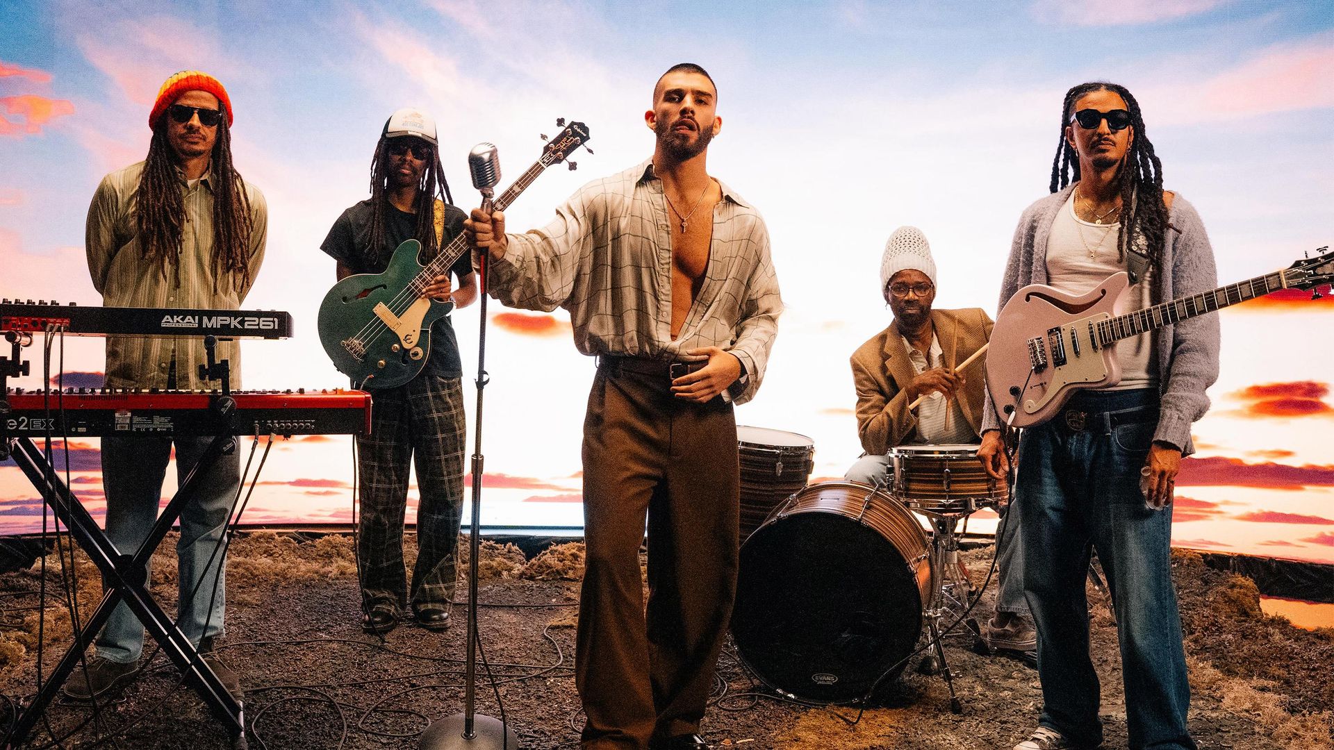 Manuel Turizo lanza 'Cosas de Enamorao', y Diego Torres estrena 'Mi Norte & Mi Sur'