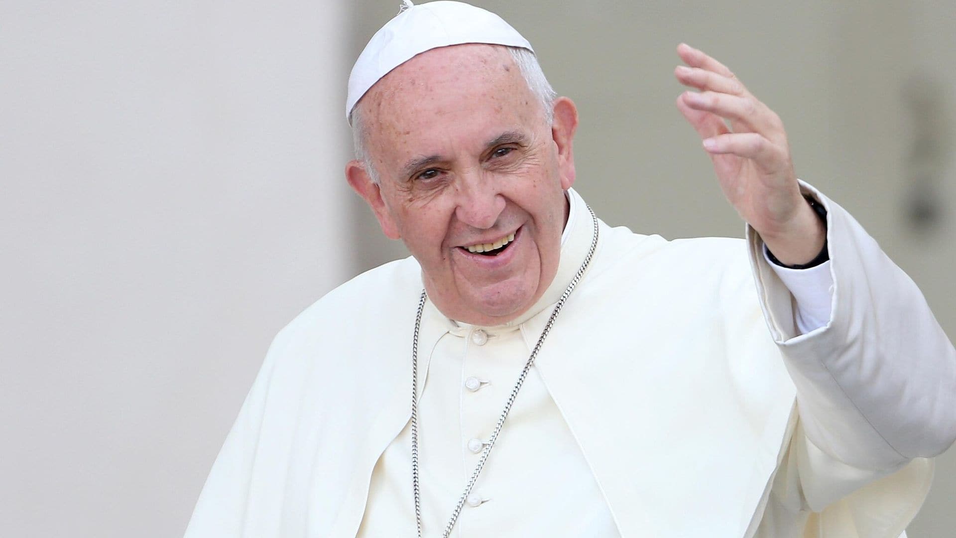 Reportan ingreso hospitalario del Papa Francisco