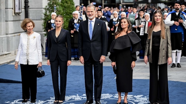 Plano completo de la Familia Real en los Premios Princesa de Asturias 2024