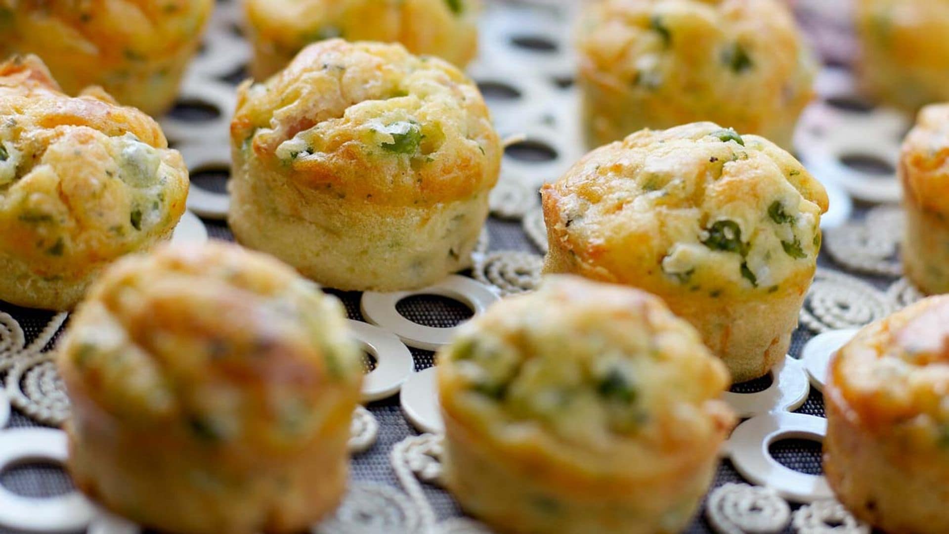'Mini muffins' de guisantes y beicon