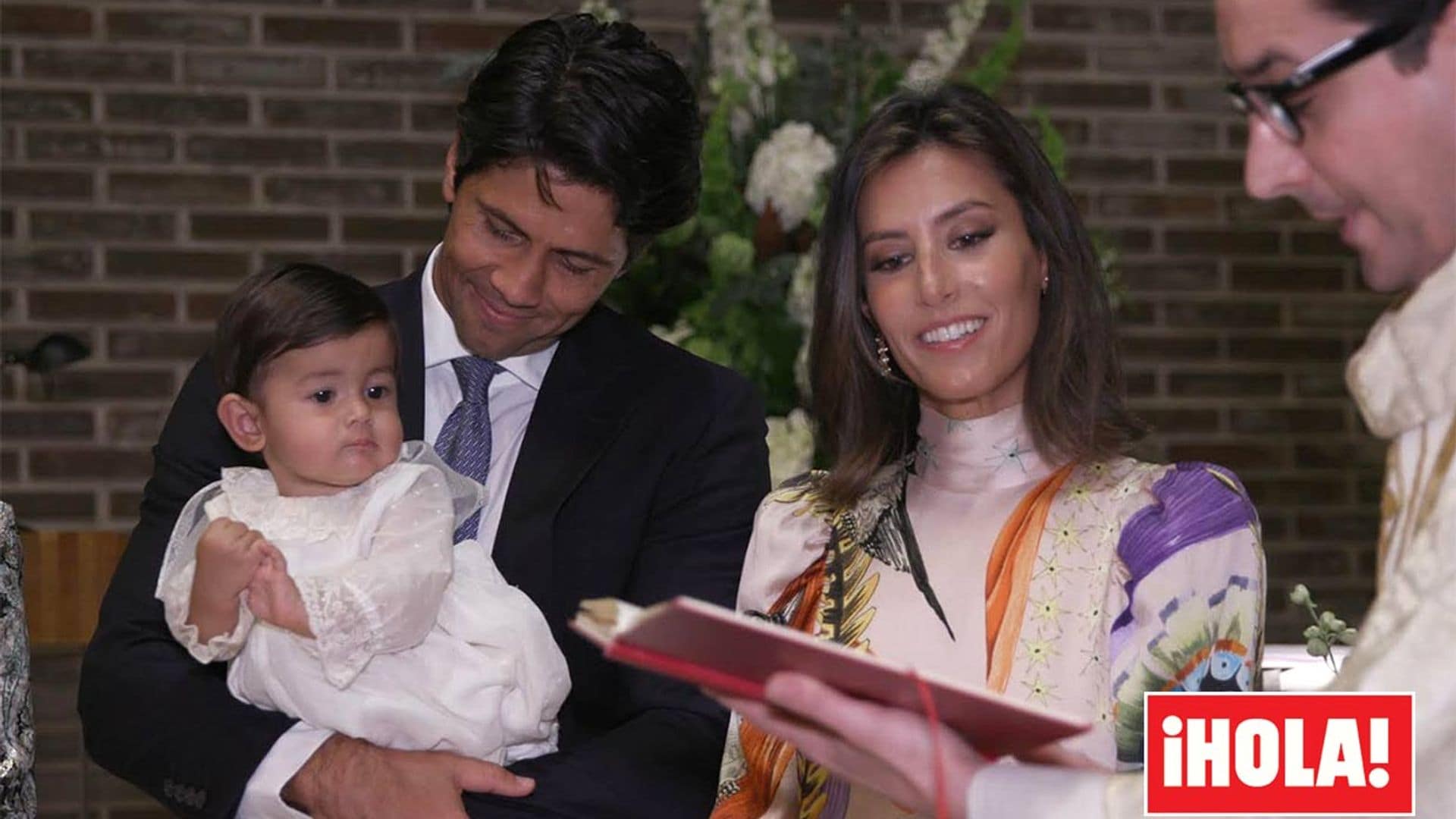 De la emoción a las risas: la ceremonia del bautizo de Miguel, hijo de Ana Boyer y Fernando Verdasco