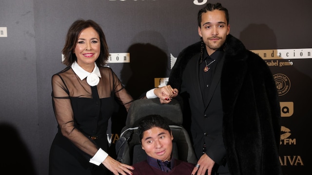 Isabel Gemio con sus hijos en el aniversario de su fundación