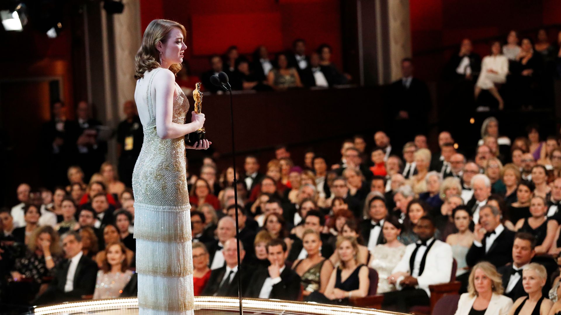 Emma Stone tras ganar el Oscar a la mejor actriz por 'La La Land' en 2017