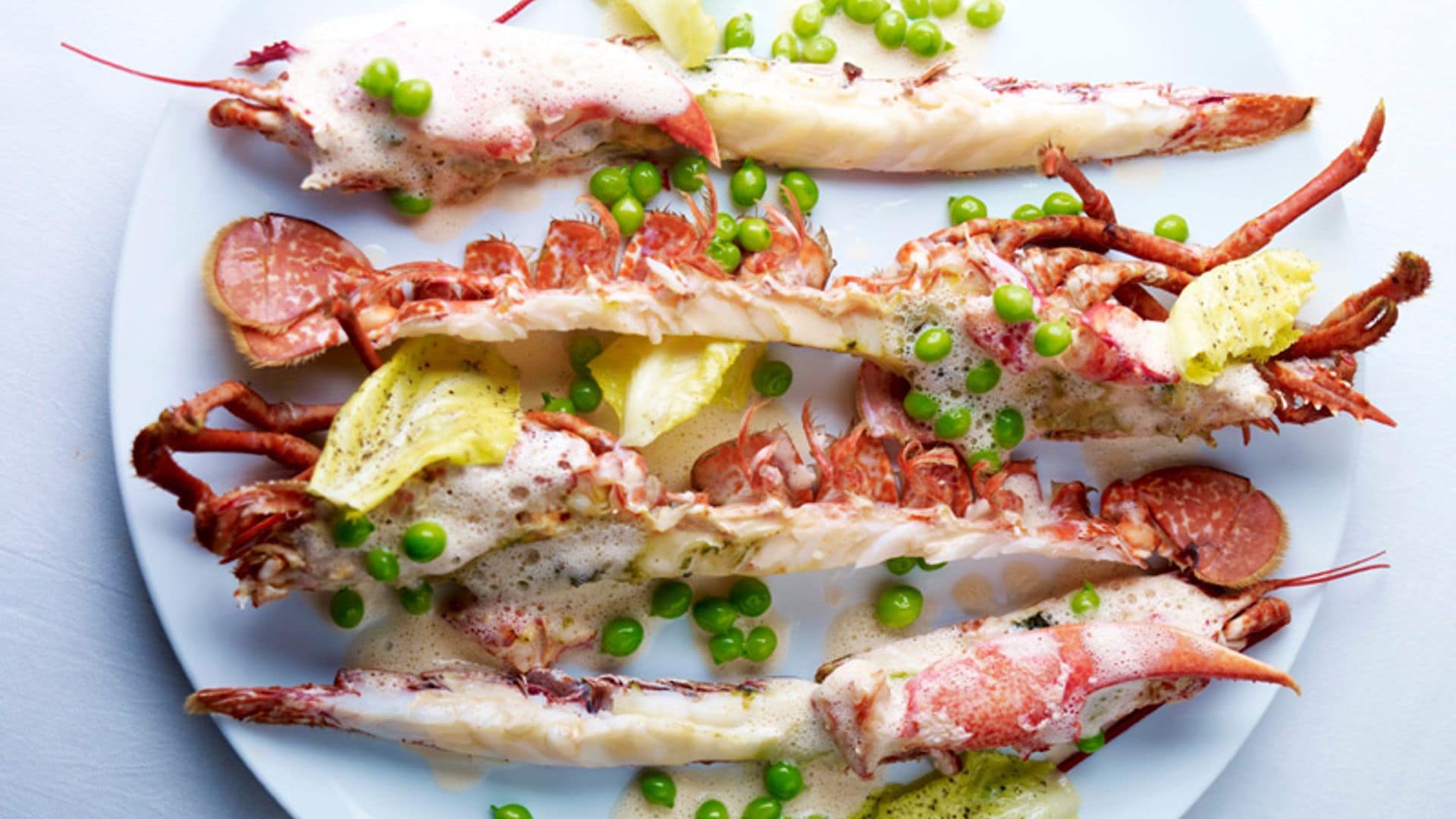 Bogavante con guisantes lágrima