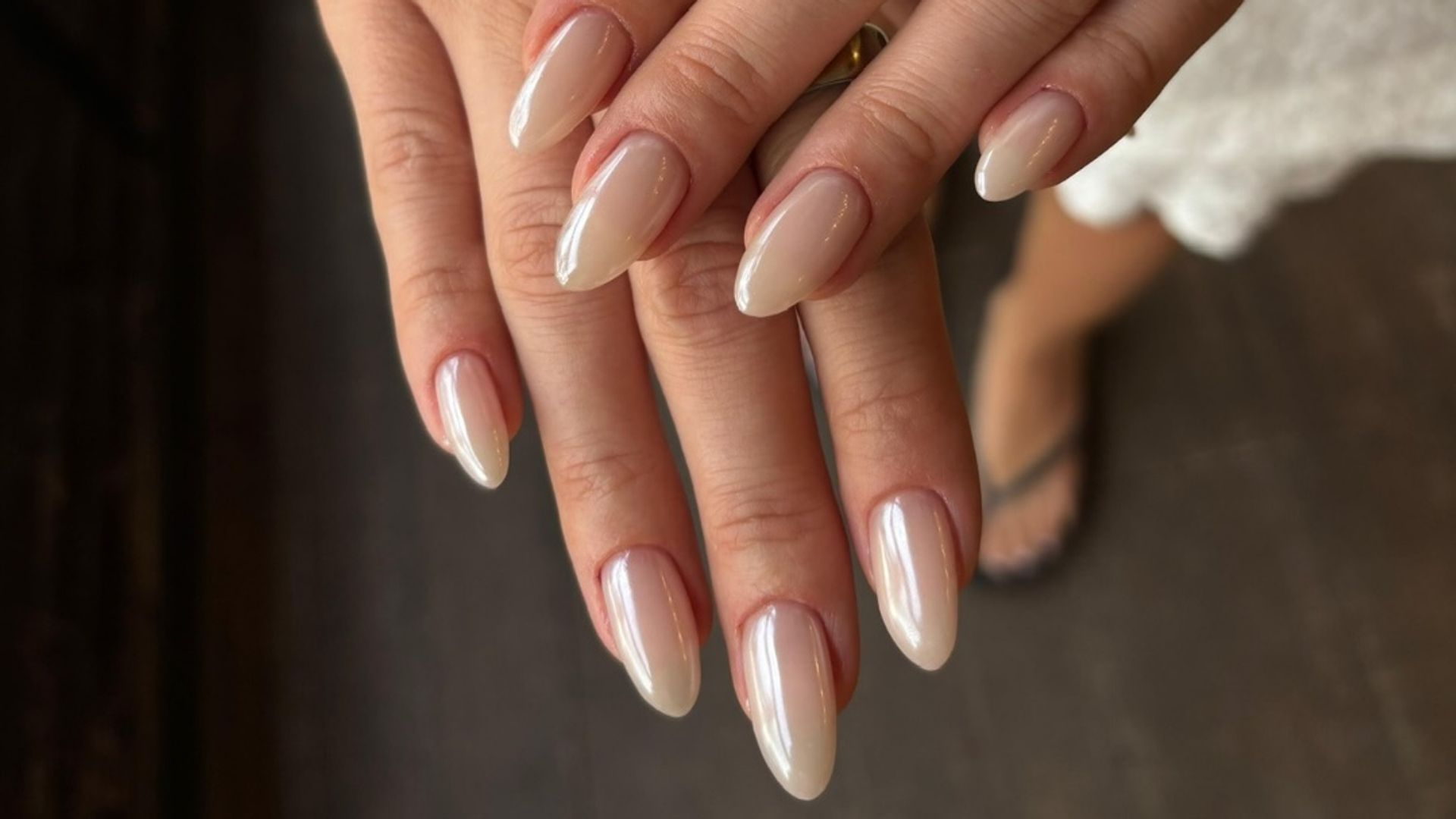 12 manicuras almendradas para empezar septiembre con uñas nuevas y mucho estilo