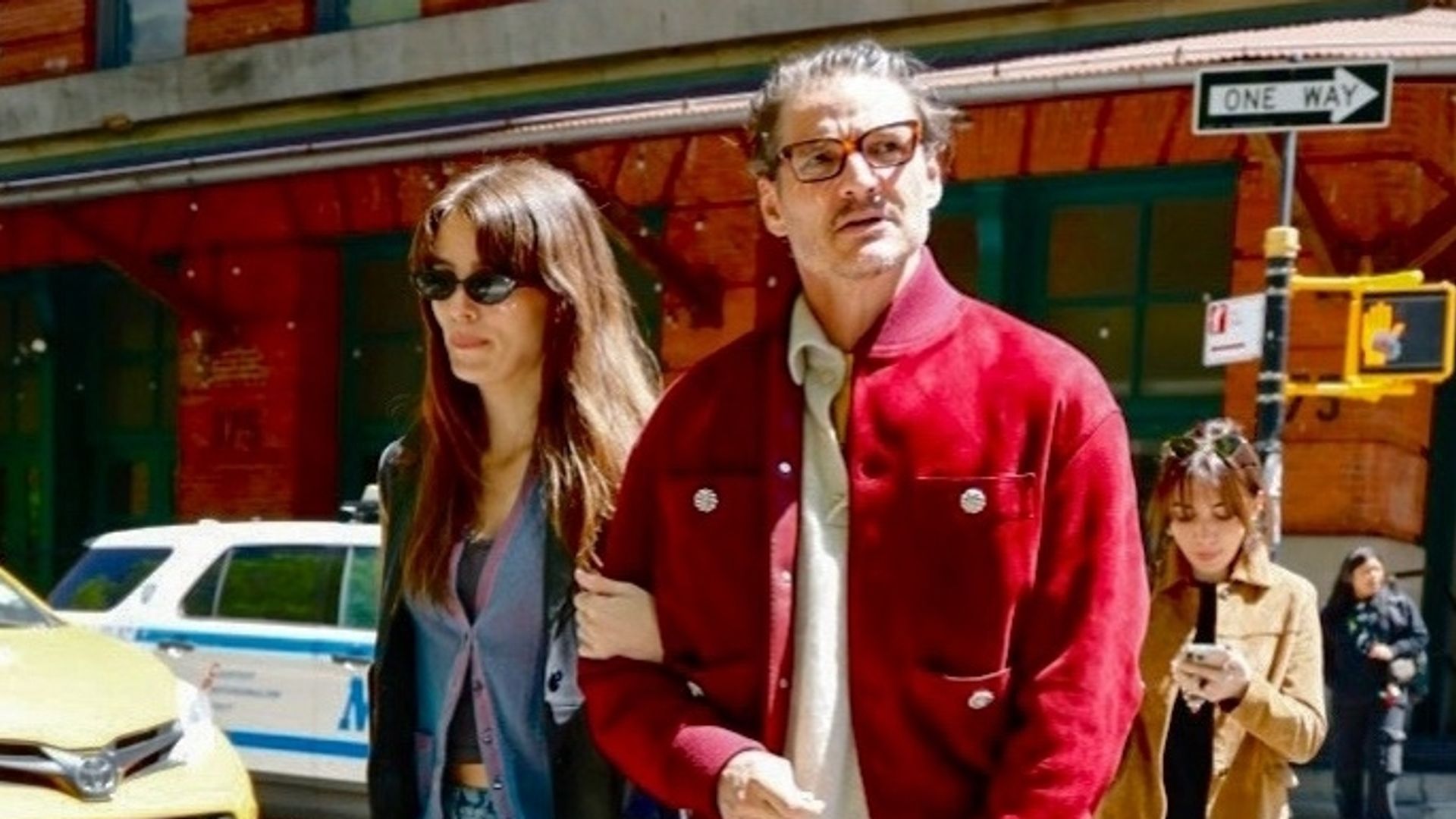 Pedro Pascal y su hermana Lux, complicidad y estilo por las calles de Nueva York 