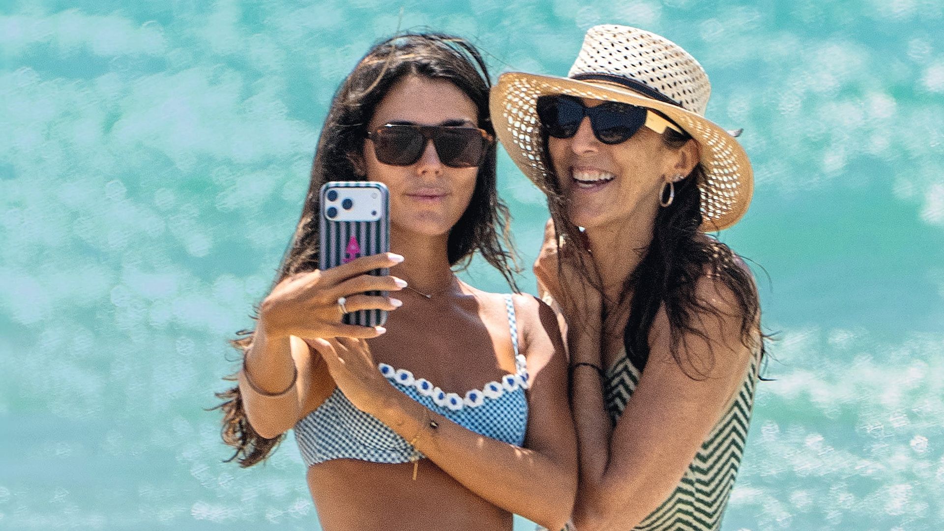 Paz Padilla y Anna Padilla disfrutan juntas de las playas de Cádiz