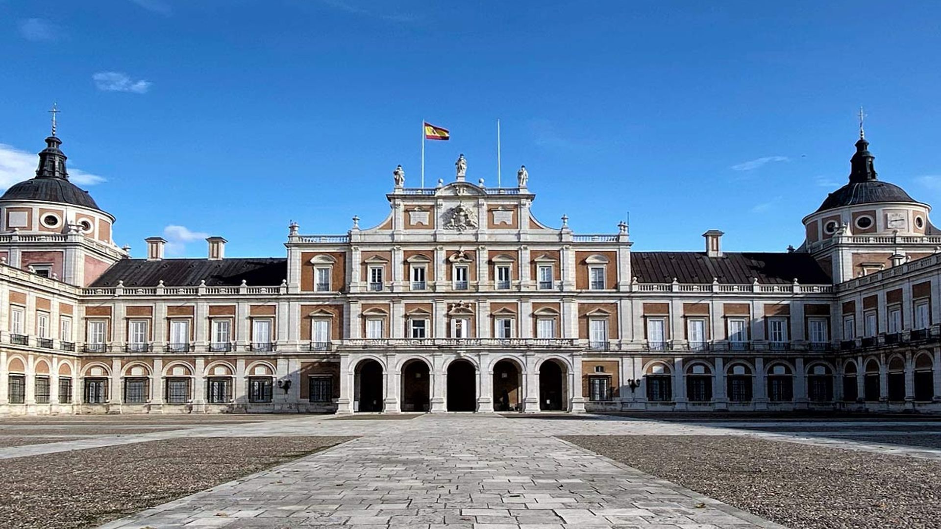 Los tesoros de la reina Letizia y la reina Sofía que puedes ver al detalle en el Palacio Real de Aranjuez