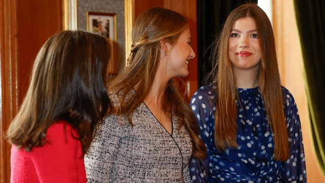 La reina Letizia, la princesa Leonor y la infanta Sofía, en la recepción previa a la ceremonia de entrega de Premios Princesa de Asturias 