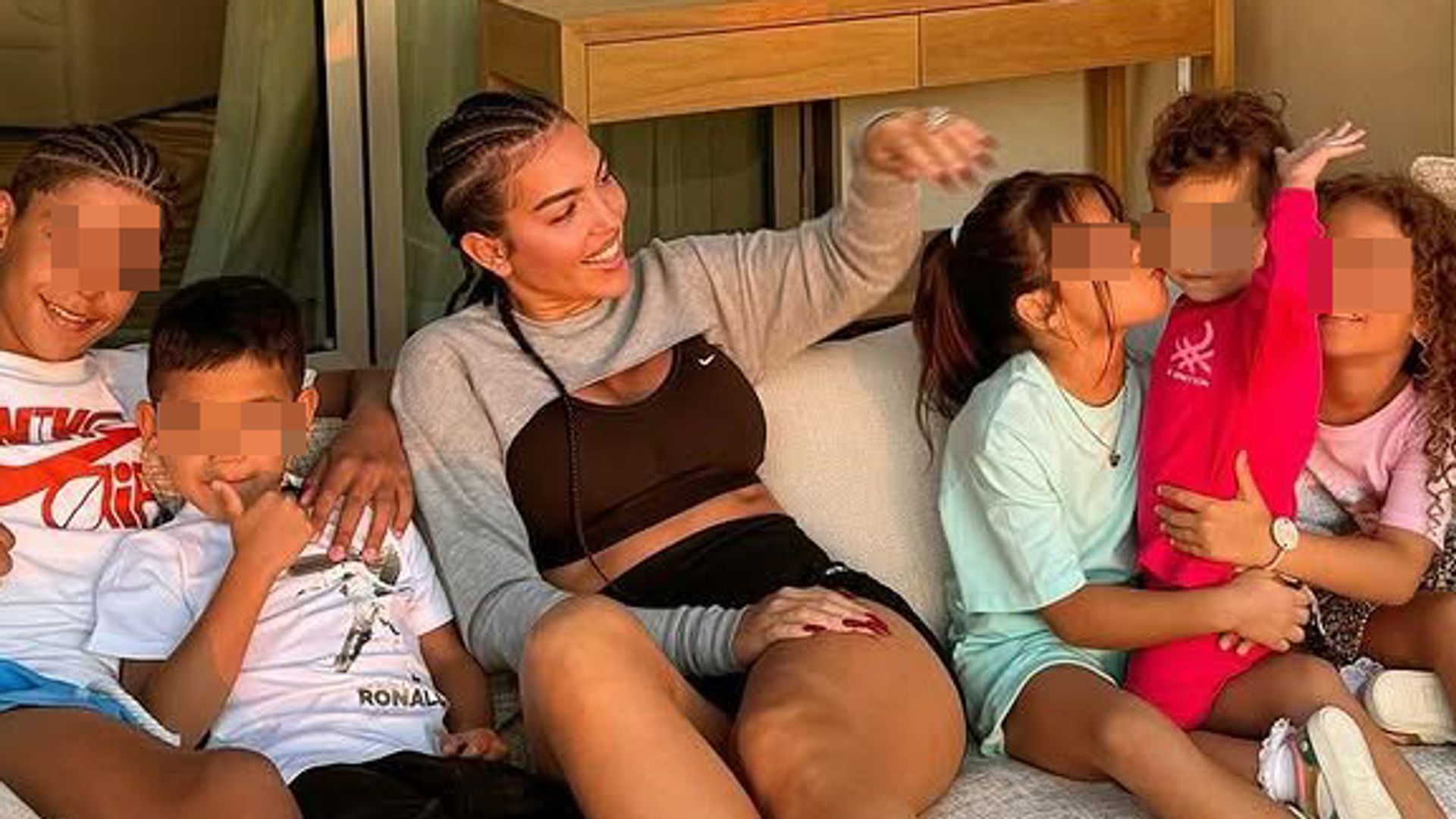 Georgina Rodríguez, con sus niños