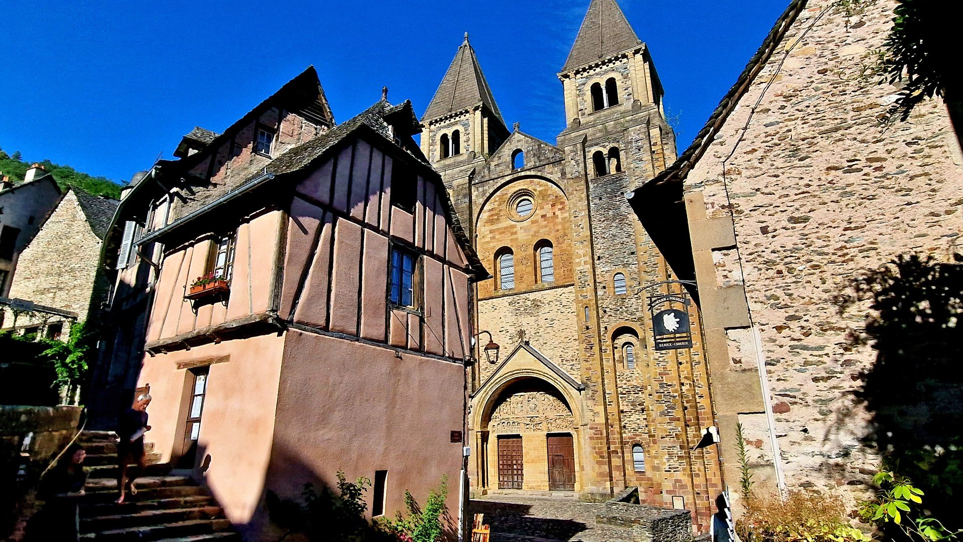 Los pueblos medievales más bonitos del sur de Francia: castillos medievales, artesanos, cascadas y un queso con 100 años de historia
