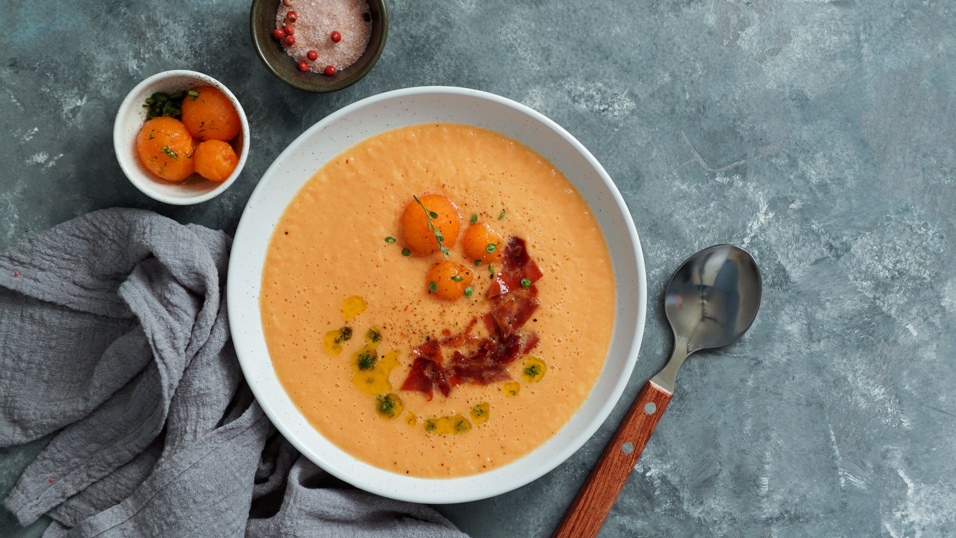LA RECETA FRESQUITA DEL DÍA. Sopa fría de melón y manzana: ligera, con un punto dulce y perfecta para el calor de agosto