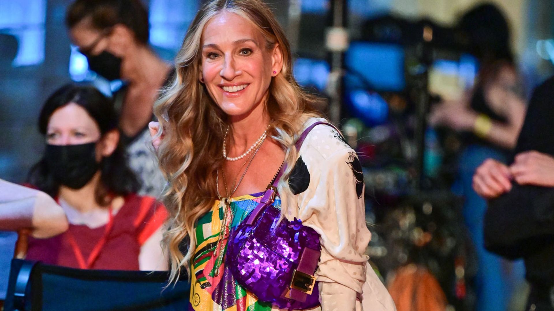 Sarah Jessica Parker rescata el bolso de lentejuelas que la convirtió en 'influencer' hace 20 años