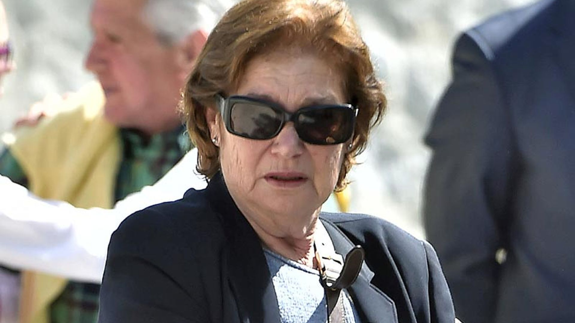 Teresa Rabal, destrozada en el último adiós a su marido