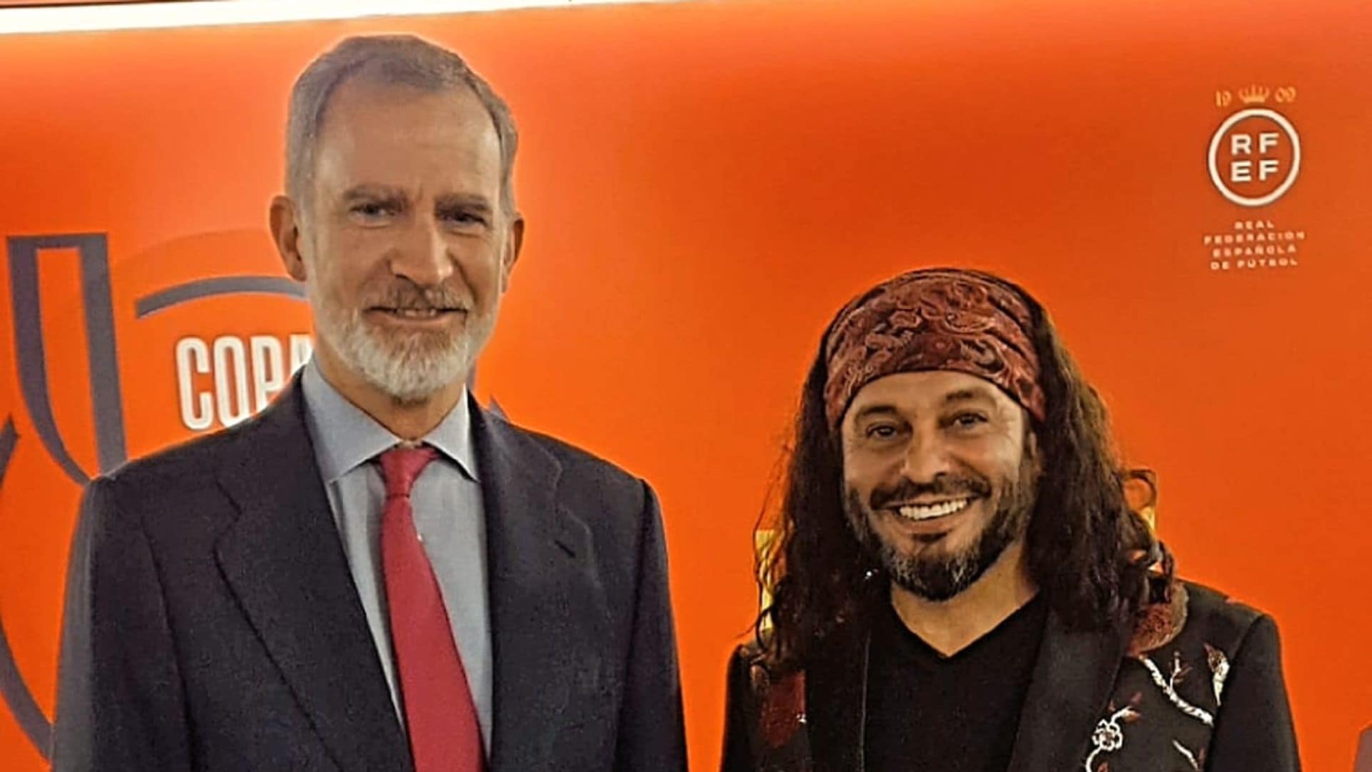 El rey Felipe VI se sabe una canción de El Arrebato, ¿adivinas cuál?