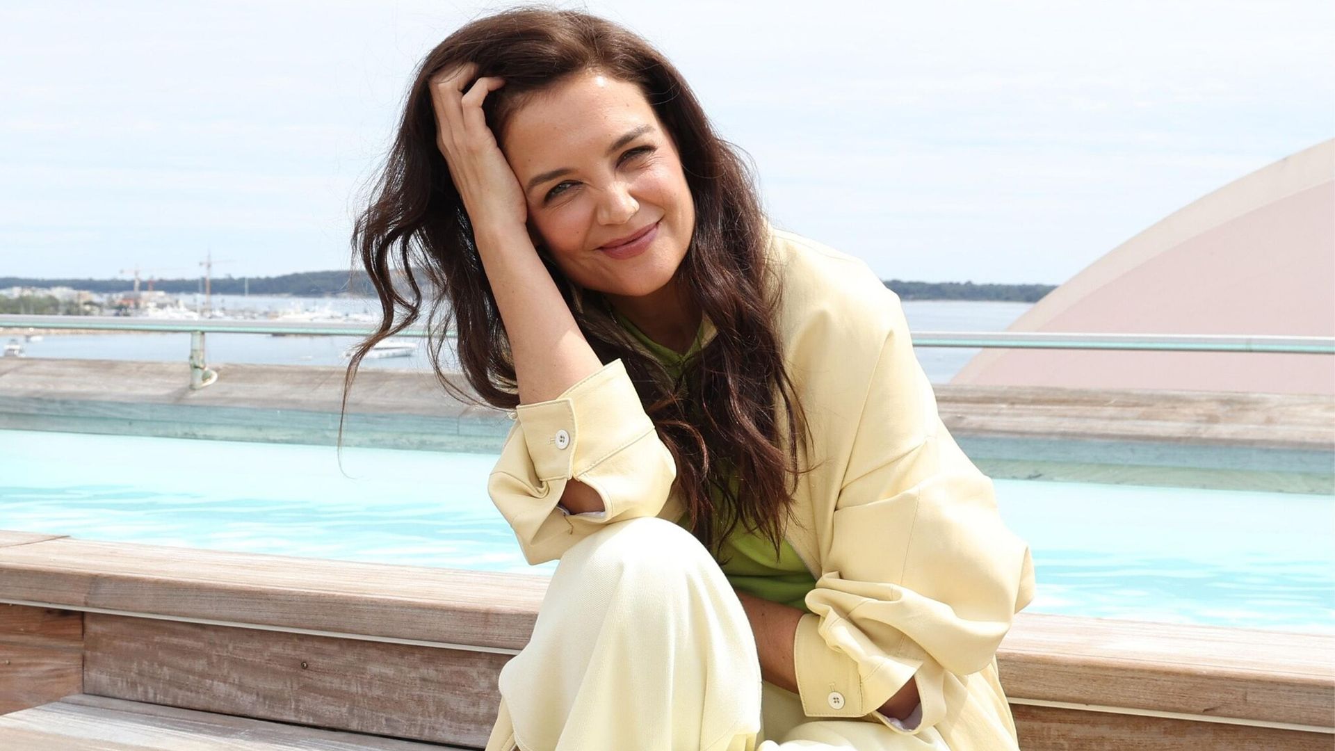 Katie Holmes deslumbra con un nuevo corte de cabello