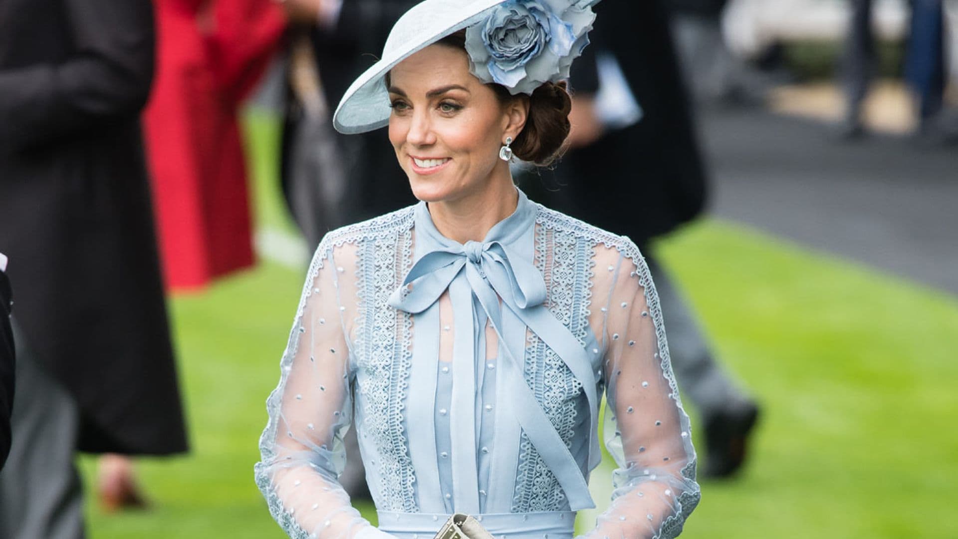 Copia el look transparente más buscado de Kate Middleton por 21 euros